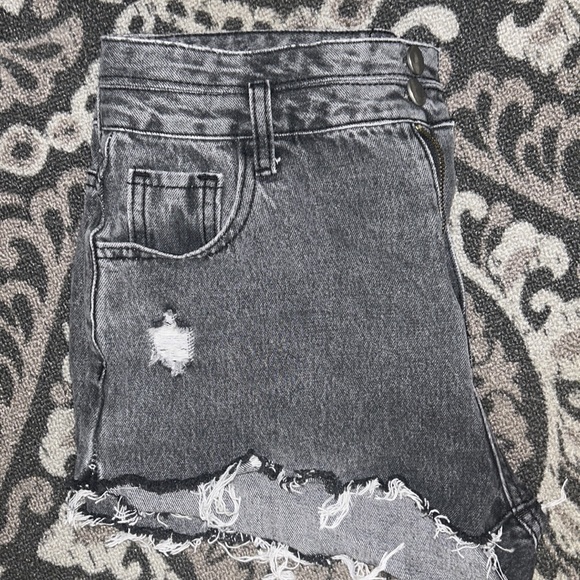 Faded Black Jean Shorts (M) - Picture 2 of 3